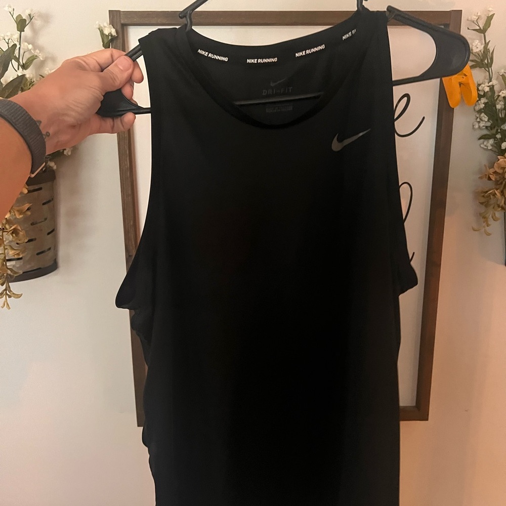 Nike Women's Black Muscle Tee